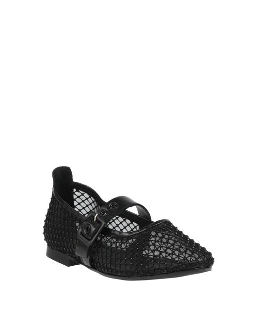 Ovyè Black Ballet Flats