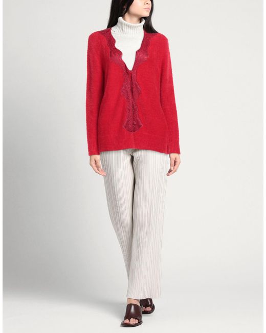 Vivis Red Undershirt