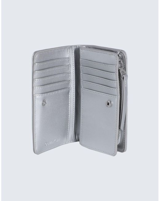 Billetera Calvin Klein de color Gray