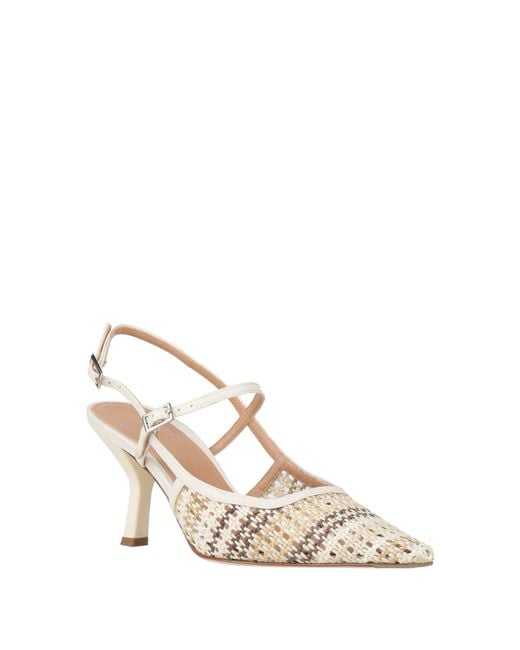 J.A.P. JOSE ANTONIO PEREIRA Natural Pumps Leather