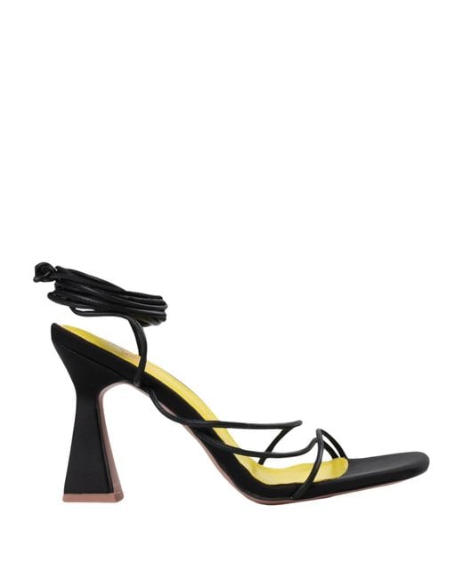 THE GOAL DIGGER Black Sandals