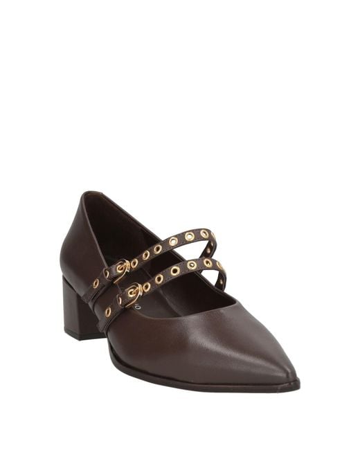 Carrano Brown Pumps