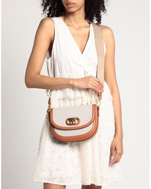 Bolso con bandolera MCM de color White