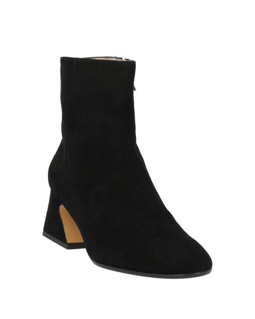 LE FABIAN Black Ankle Boots