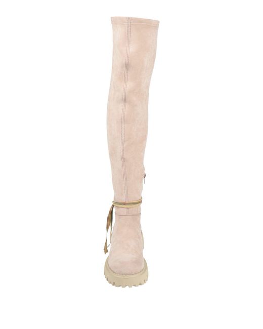 Felmini White Boot Textile Fibers