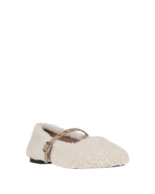 Emanuélle Vee White Ballet Flats