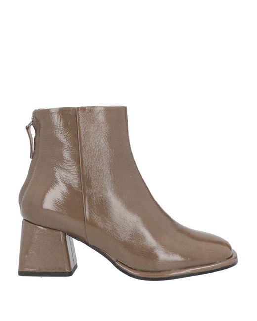 Botines de caña alta Emanuélle Vee de color Brown