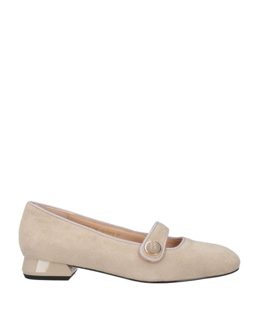 Emanuélle Vee Natural Ballet Flats