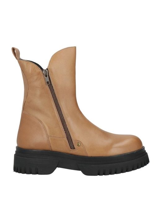 Emanuélle Vee Brown Stiefelette