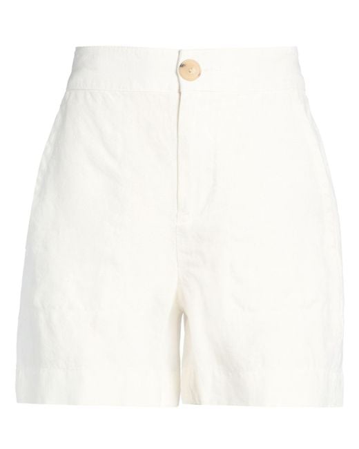 Vince White Shorts & Bermuda Shorts Hemp
