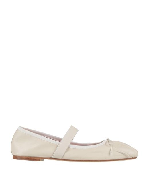 Pretty Ballerinas White Ballet Flats