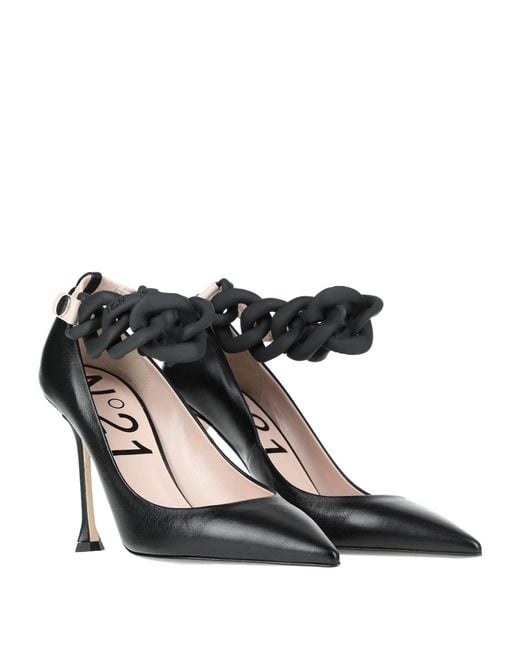N°21 Black Pumps