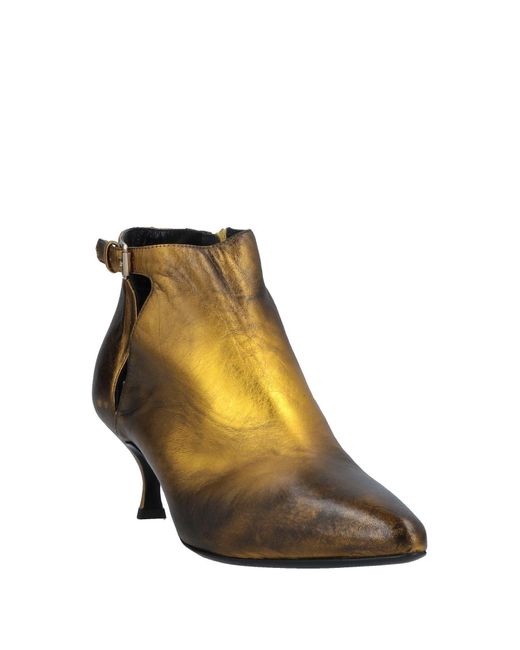 Strategia Brown Ankle Boots Soft Leather