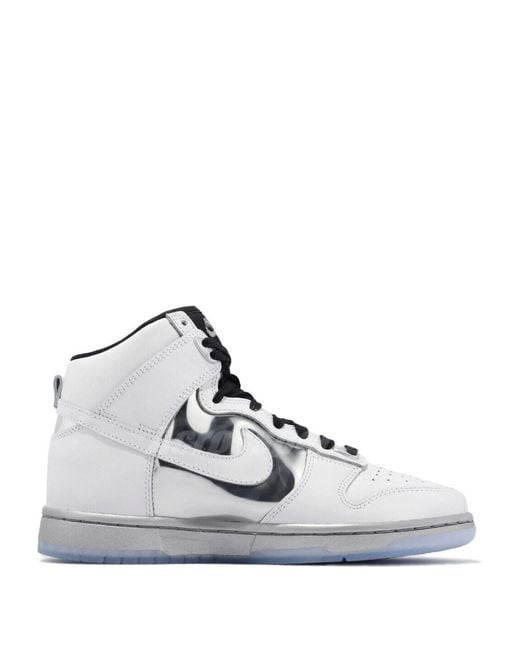 Sneakers di Nike in White
