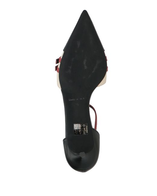 Ovyè Black Pumps