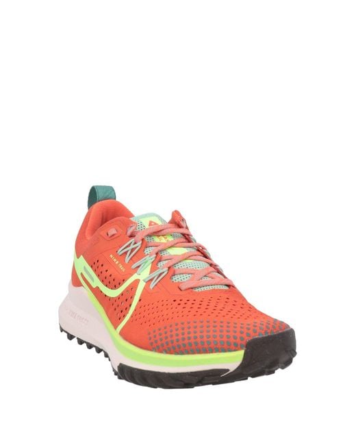 Sneakers di Nike in Pink