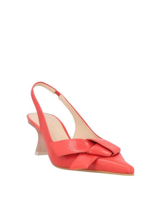 Zinda Red Pumps