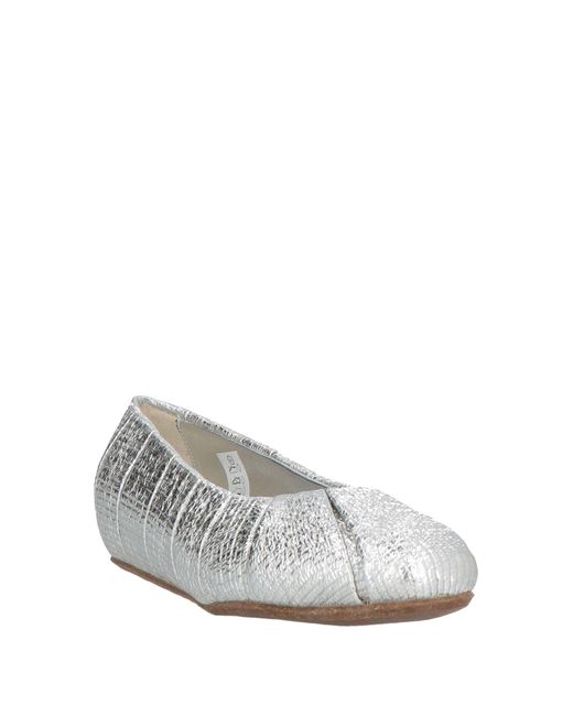 THEMOIRÈ White Ballet Flats