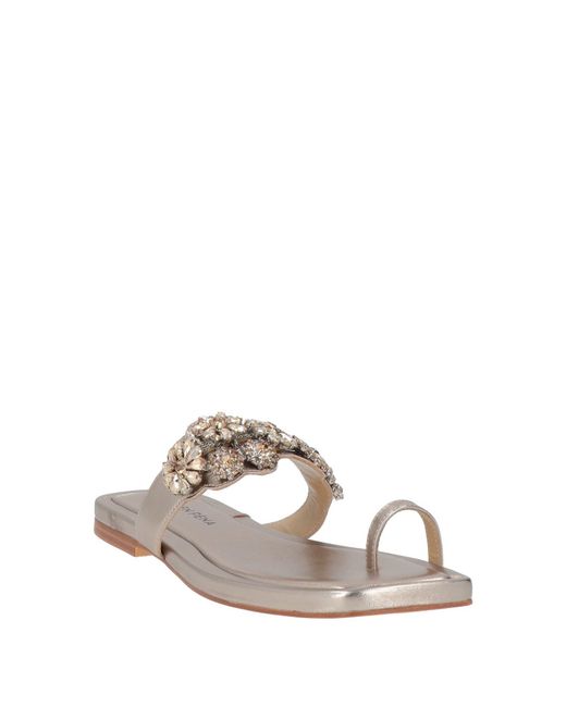 Alma En Pena. White Thong Sandals