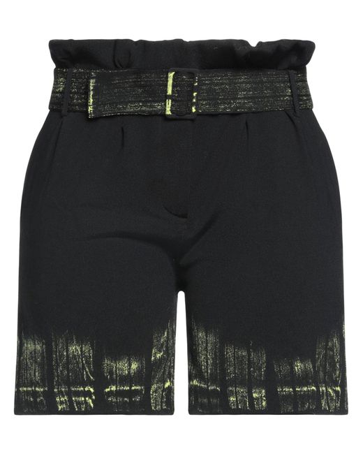 antonella rizza Black Shorts & Bermudashorts