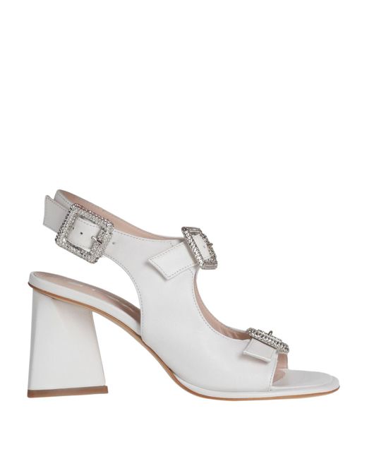 Strategia White Sandals