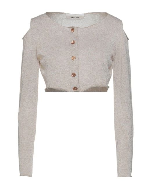 Rebecas Circus Hotel de color White