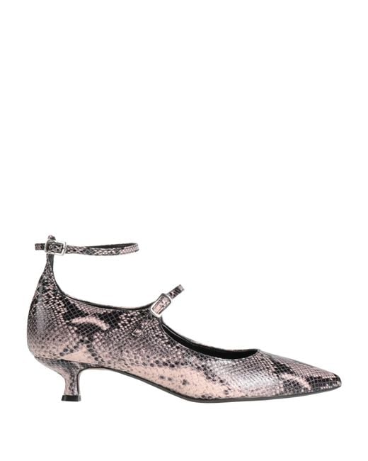 Nila & Nila White Pumps Synthetic Material