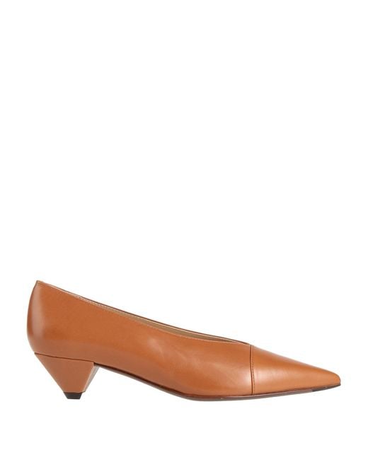 Tod's Brown Pumps