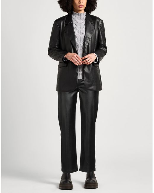 Caractere Black Hose