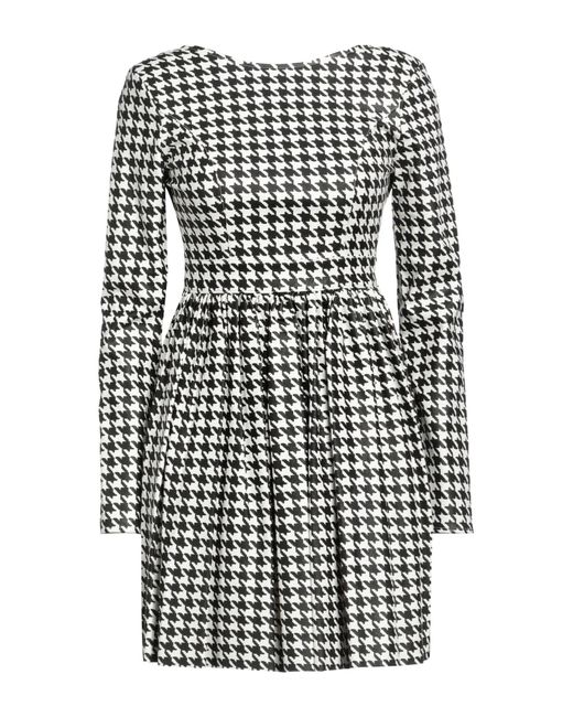 Robe courte FELEPPA en coloris White