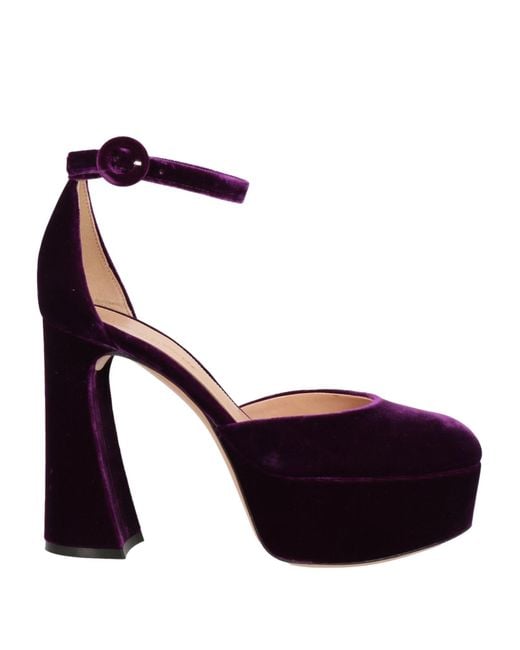 Decolletes di Gianvito Rossi in Purple