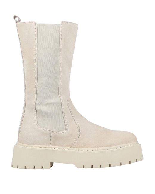 Steve Madden Natural Boot