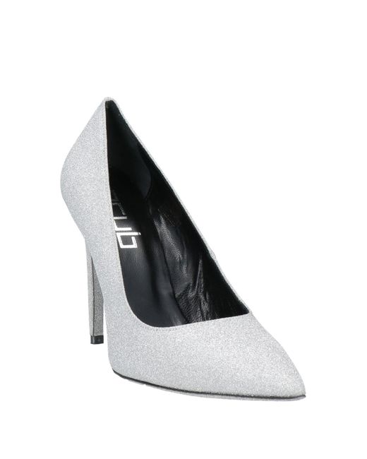 NCUB White Pumps