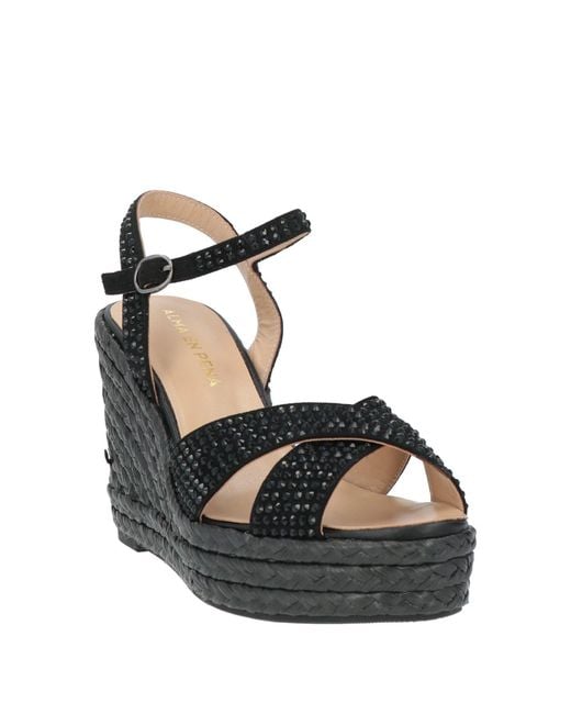 Alma En Pena. Black Sandals
