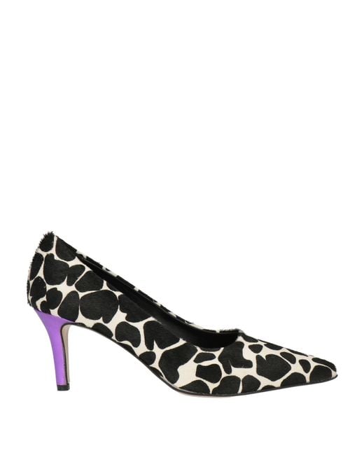 Divine Follie Black Pumps