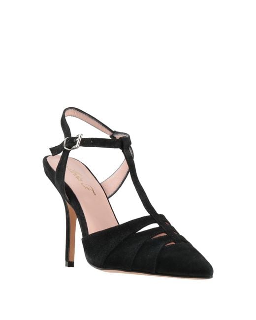 Anna F. Black Pumps