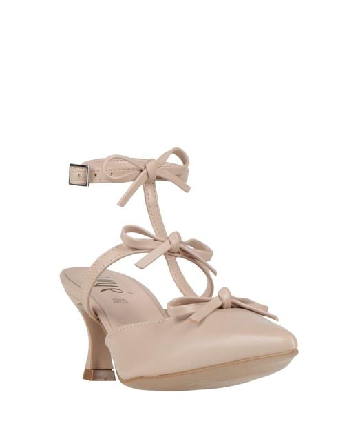 Ovyè Natural Pumps