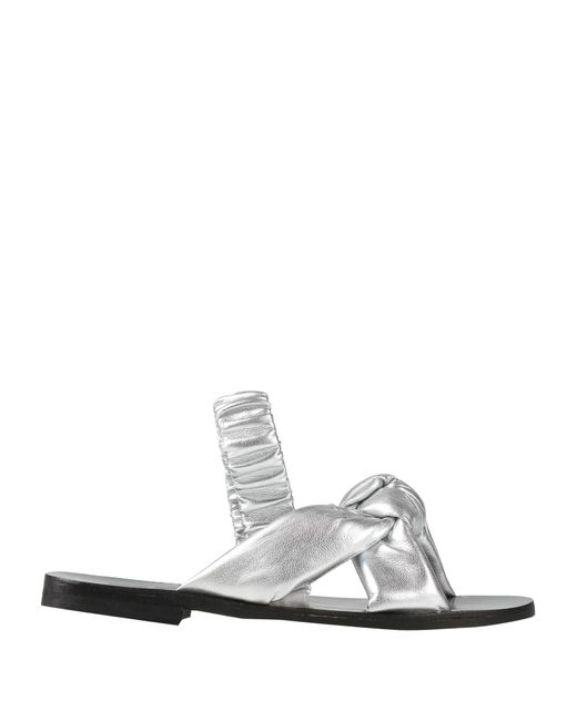 NCUB White Sandale