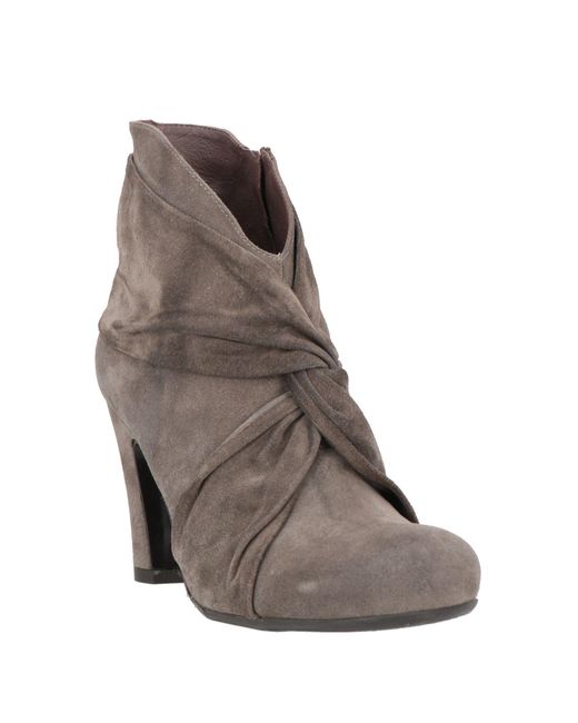 Janet & Janet Brown Ankle Boots