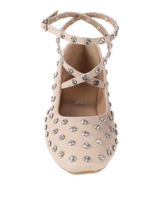 Ovyè White Ballet Flats