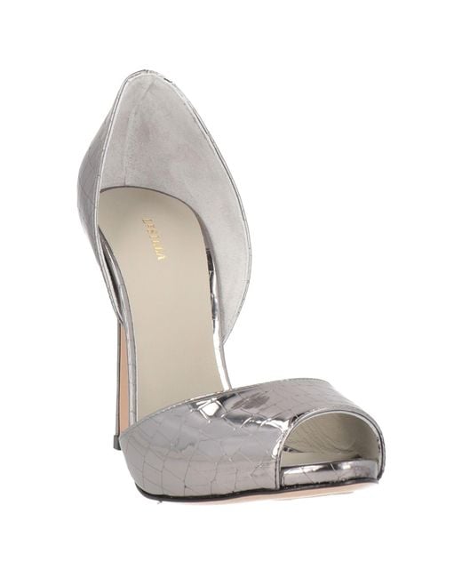 Le Silla Metallic Pumps