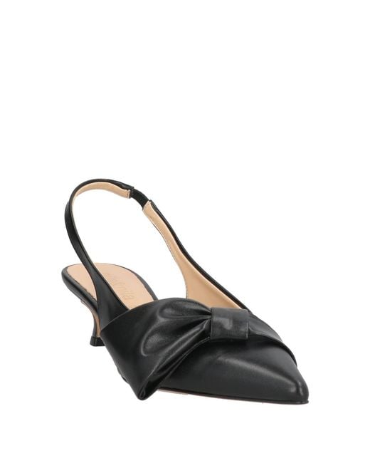 Nila & Nila Metallic Pumps