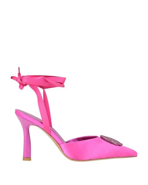 Emanuélle Vee Pink Pumps