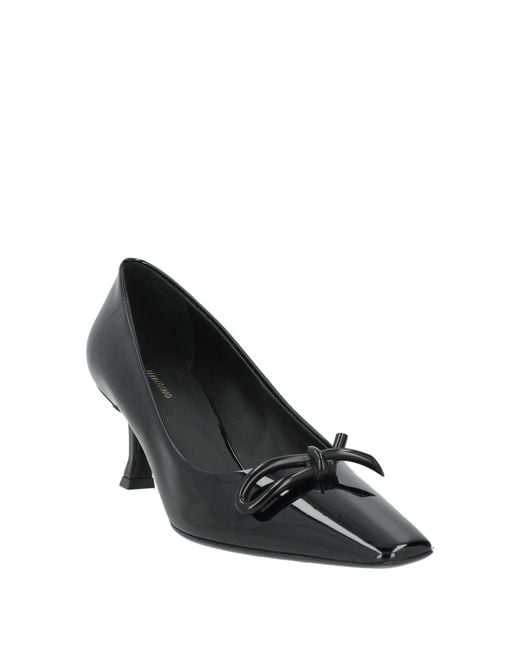Ferragamo Black Pumps