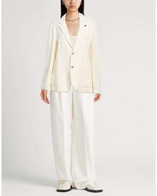 Harmont & Blaine White Blazer