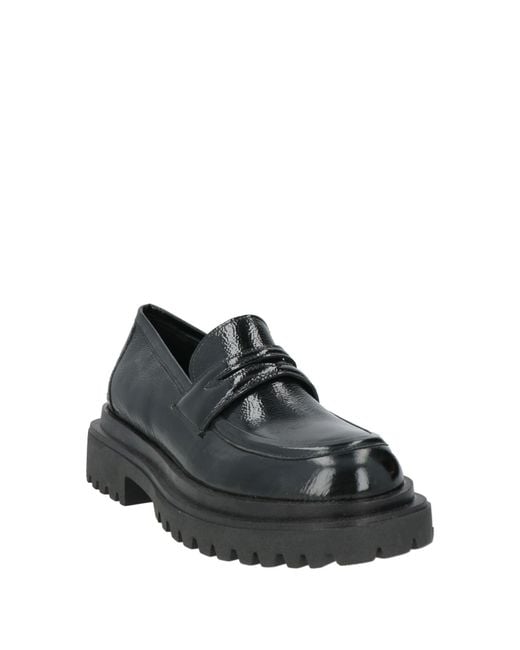 Nila & Nila Black Loafer