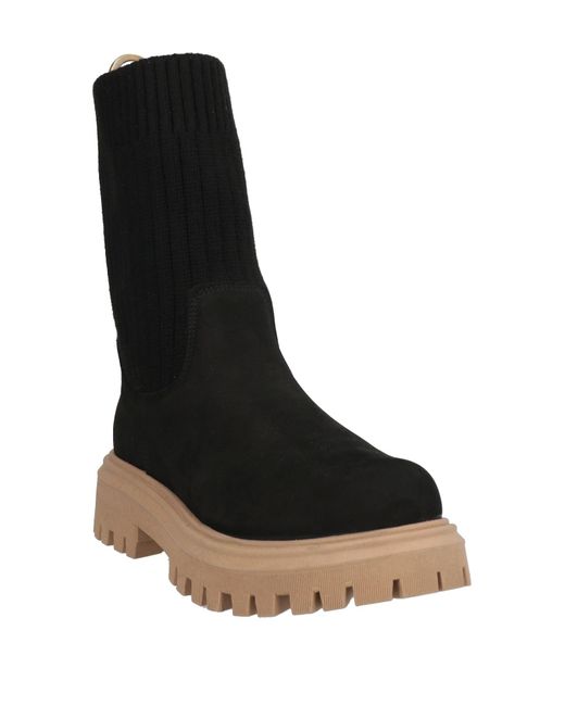 Nila & Nila Black Ankle Boots