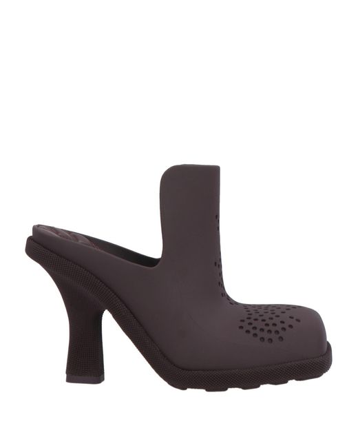 Mules & Zoccoli di Burberry in Brown