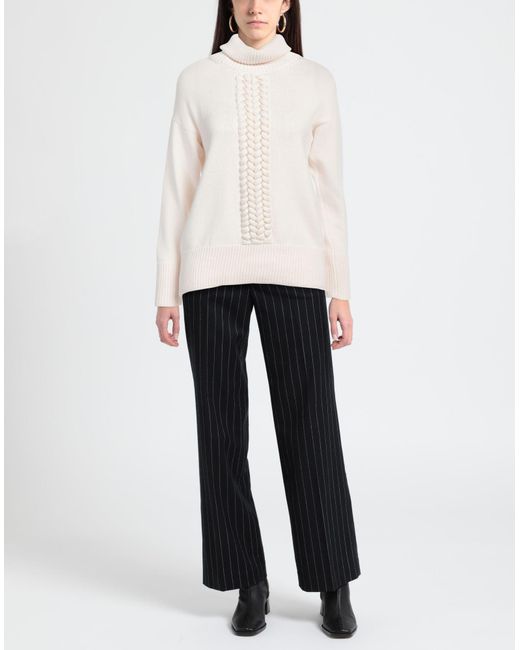 AVOLIO Milano White Turtleneck