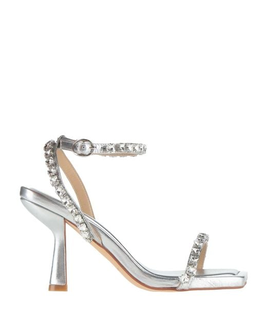Alma En Pena. White Sandals